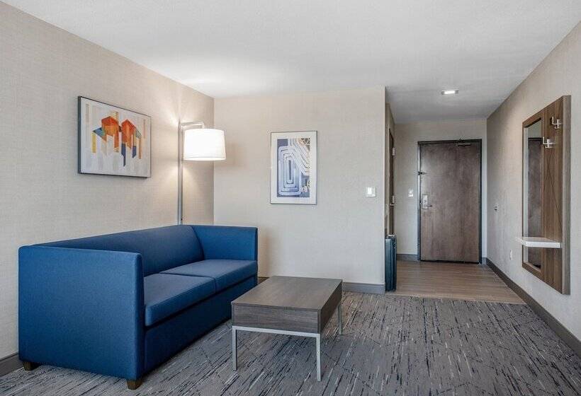 هتل Holiday Inn Express San Diego   Sorrento Valley, An Ihg