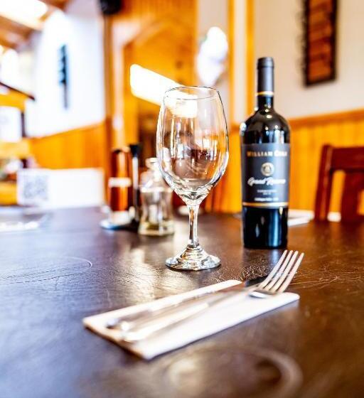 ホテル Hostal Alcázar