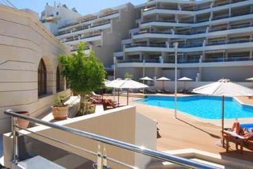 هتل Macaris Suites & Spa