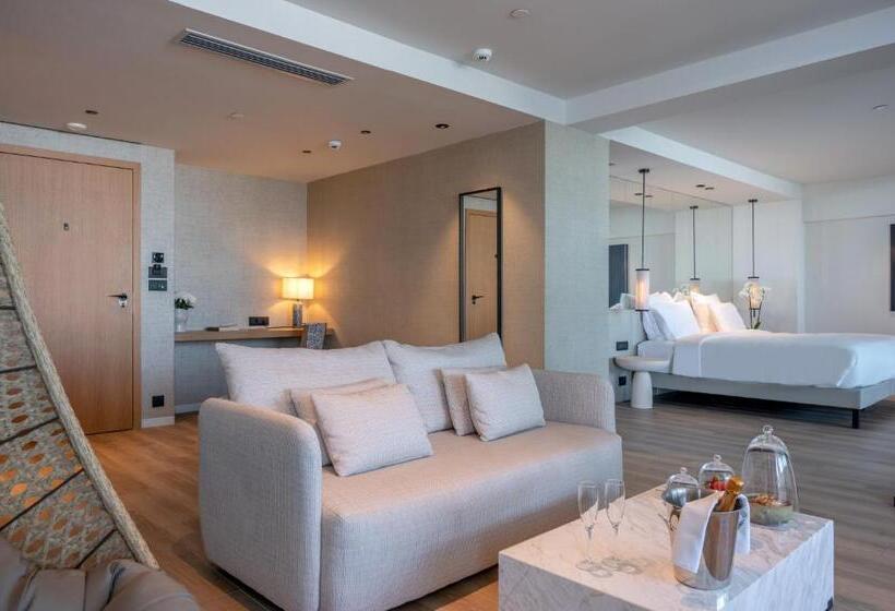 هتل Niko Seaside Resort Mgallery