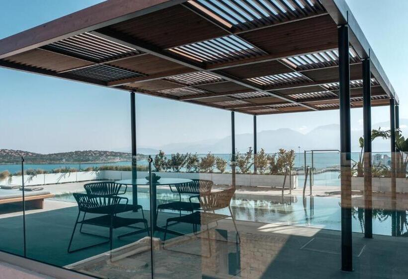 هتل Niko Seaside Resort Mgallery