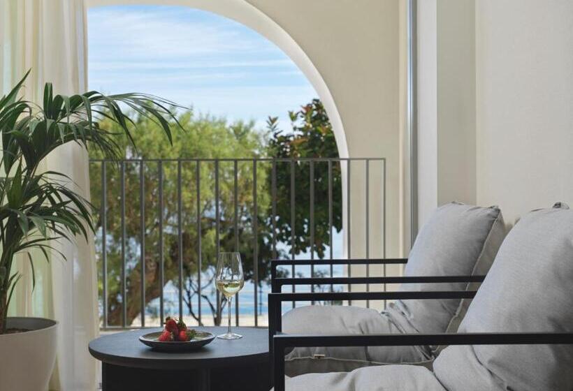 هتل Niko Seaside Resort Mgallery