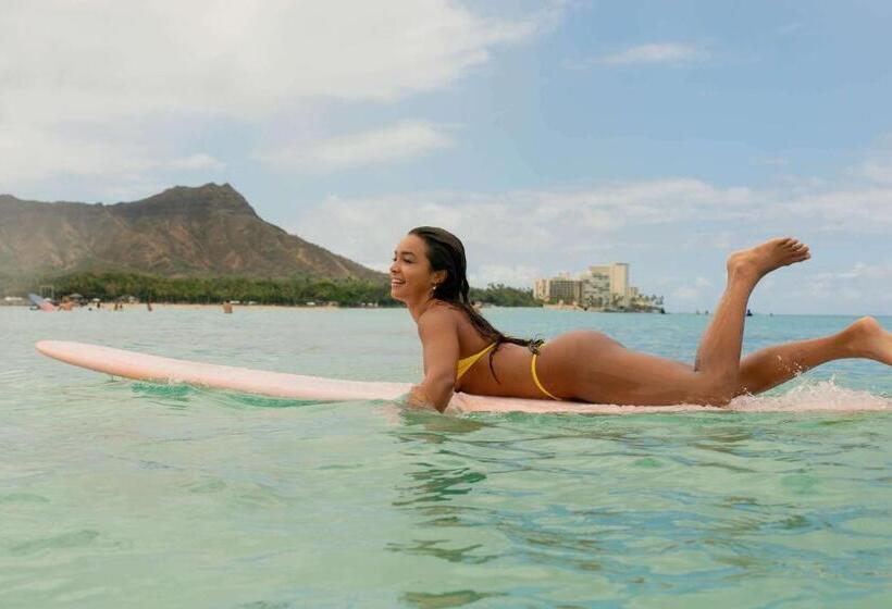 בית מלון כפרי Outrigger Waikiki Beach Resort