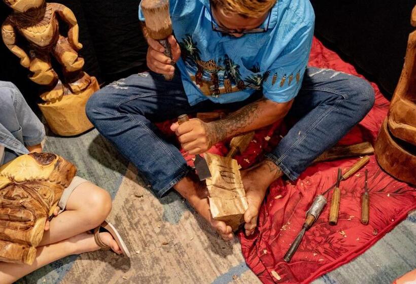 בית מלון כפרי Outrigger Waikiki Beach Resort