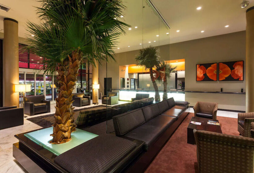 Ramada Plaza By Wyndham West Hollywood Hotel & Suites