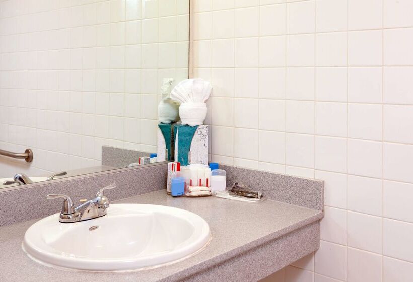 Ramada Plaza By Wyndham West Hollywood Hotel & Suites