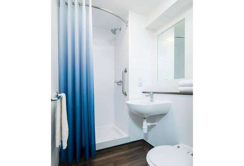 هتل Travelodge London City Airport