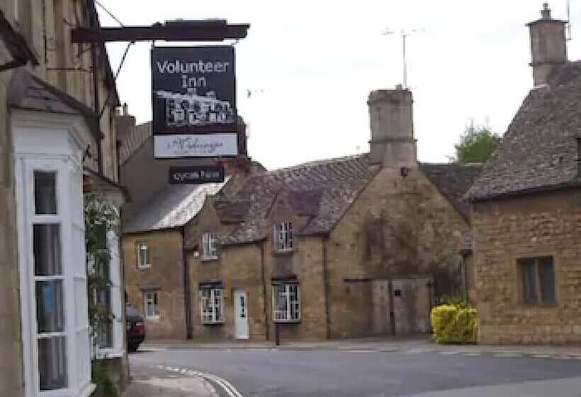 هتل Volunteer Inn