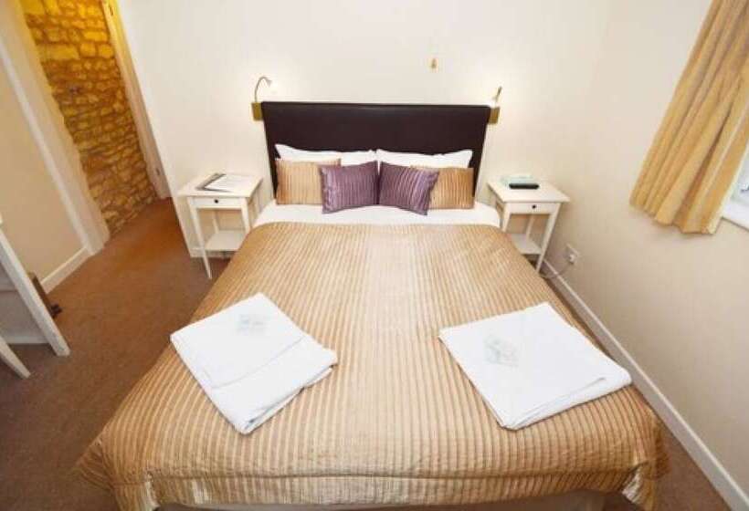هتل Volunteer Inn