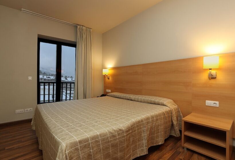 Guitart La Molina Aparthotel & Spa