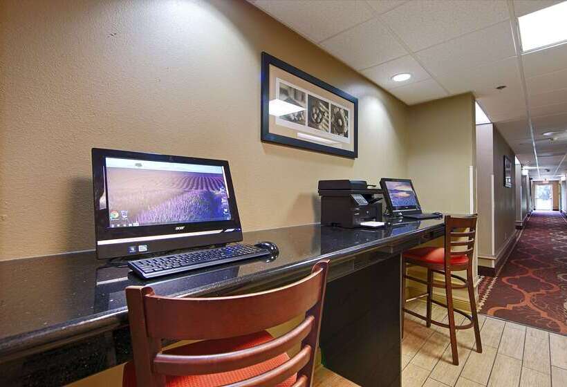 Best Western Plus Bradenton Hotel & Suites