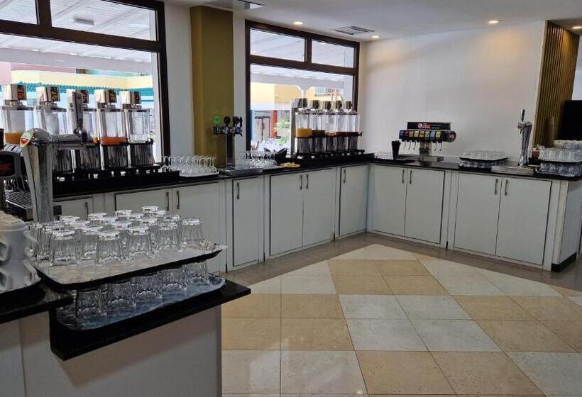 Отель Chatur Costa Caleta