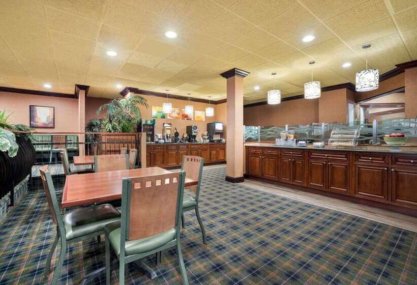 هتل Quality Inn And Suites Fairgrounds   Syracuse