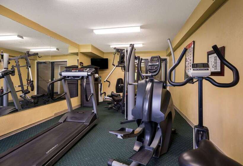 هتل Quality Inn And Suites Fairgrounds   Syracuse
