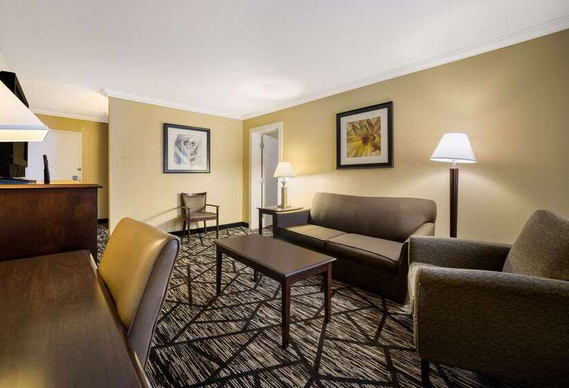 هتل Quality Inn And Suites Fairgrounds   Syracuse
