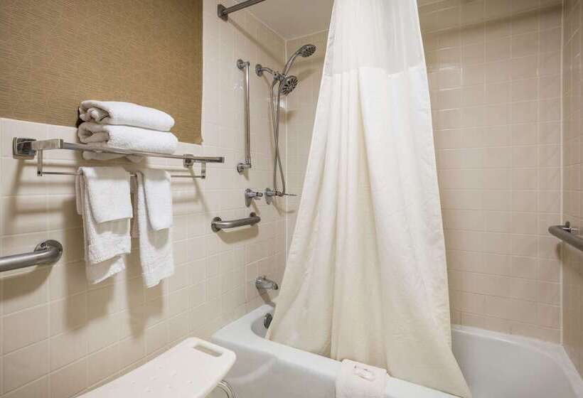 هتل Quality Inn And Suites Fairgrounds   Syracuse