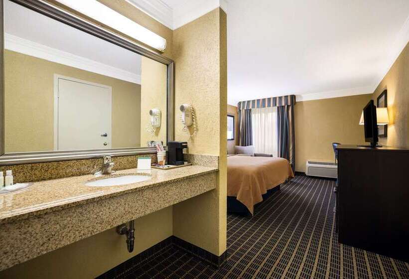 هتل Quality Inn And Suites Fairgrounds   Syracuse