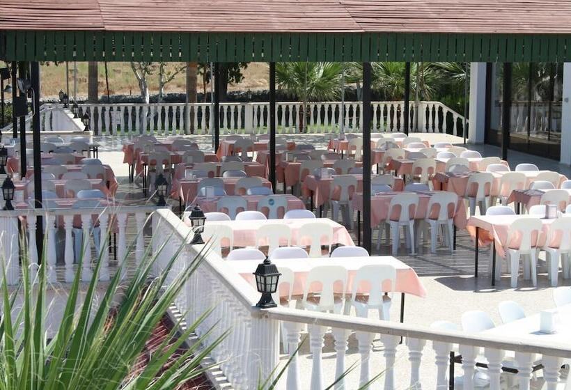 בית מלון כפרי Club Simena