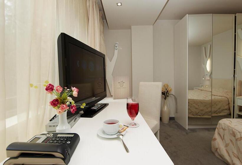 בית מלון כפרי Festa Chamkoria Apartments