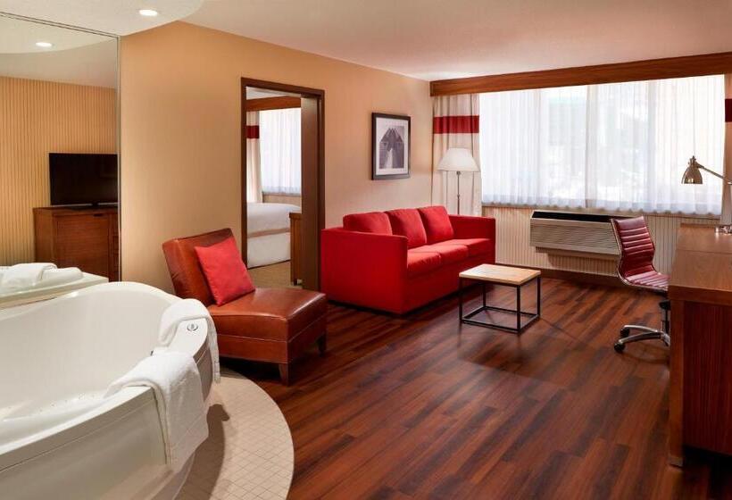 هتل Four Points By Sheraton Halifax