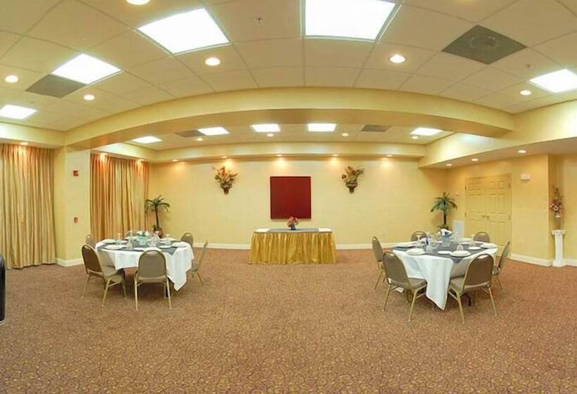 Holiday Inn Express Hotel & Suites Clearwater Us 19 North, An Ihg