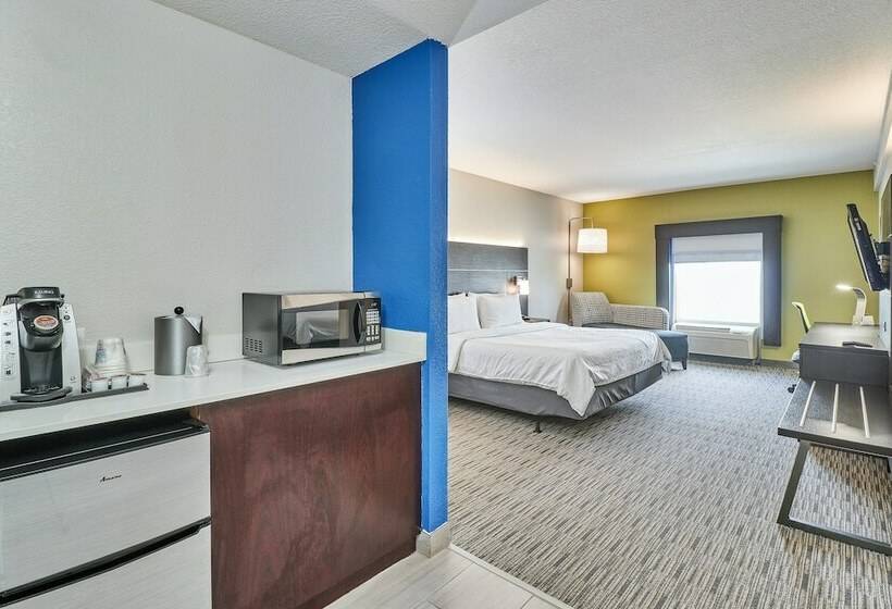 هتل Holiday Inn Express  & Suites Clearwater Us 19 North