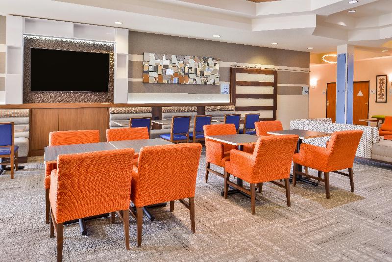 בית מלון כפרי Holiday Inn Express & Suites Elk Grove Central   Hwy 99, An Ihg