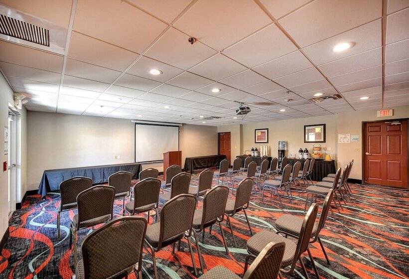 Holiday Inn Express Hotel & Suites Manteca, An Ihg