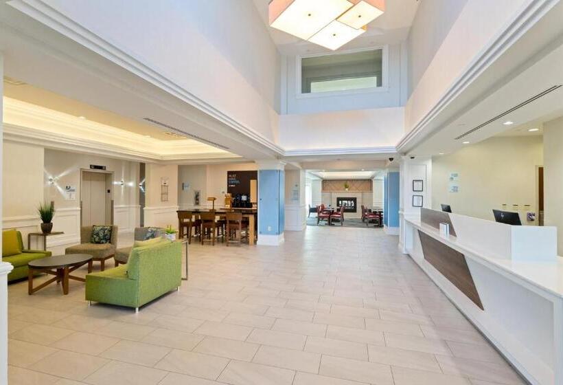 فندق Holiday Inn Express Hauppauge Long Island, An Ihg