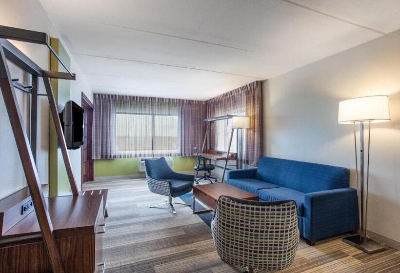 فندق Holiday Inn Express Hauppauge Long Island, An Ihg