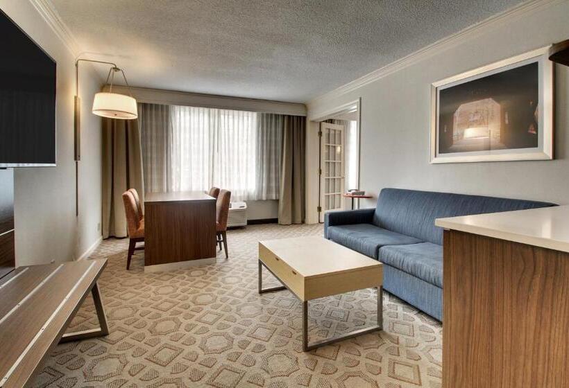 هتل Holiday Inn Express Poughkeepsie