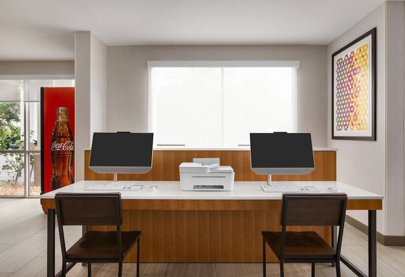 هتل Holiday Inn Express Vero Beach West I 95, An Ihg