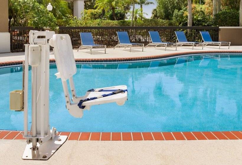 هتل Holiday Inn Express Vero Beach West I 95, An Ihg