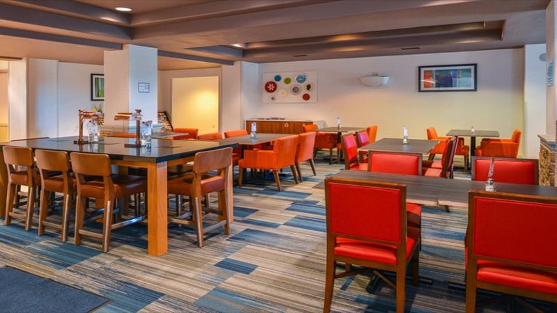 هتل Holiday Inn Express Woodland, An Ihg