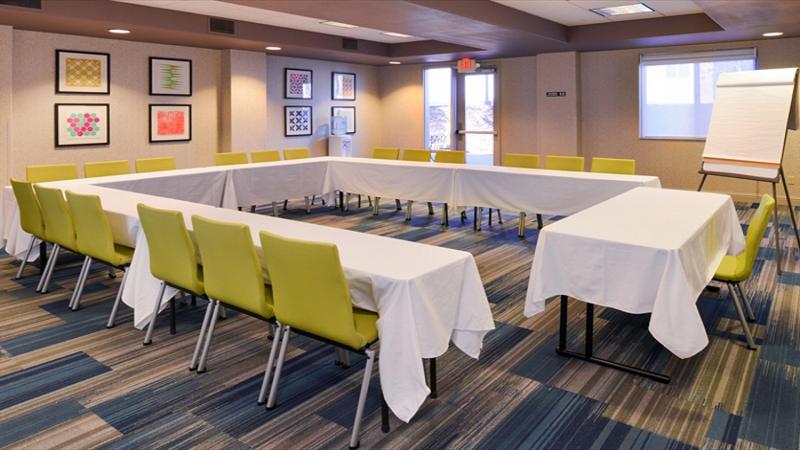 هتل Holiday Inn Express Woodland, An Ihg