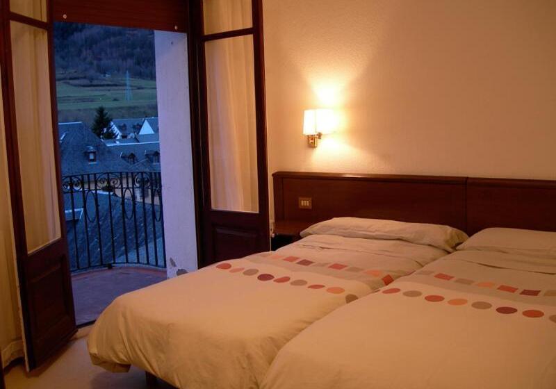 هتل Hosteria Catalana