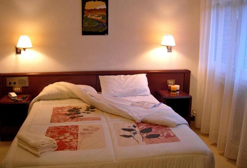 هتل Hosteria Catalana