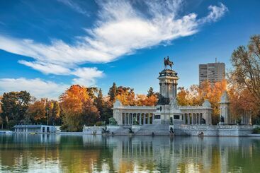 هتل Radisson Red Madrid