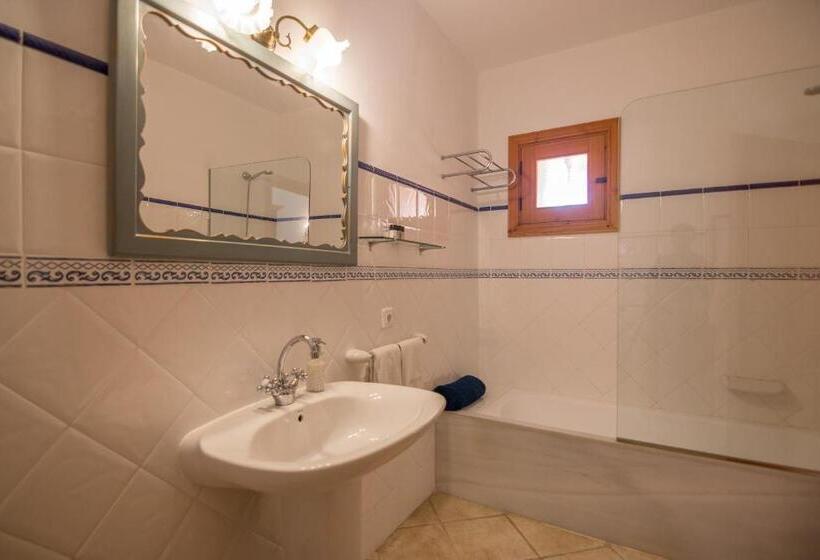 هتل روستایی Agroturismo Petit Hotel Son Perdiu   Adults Only