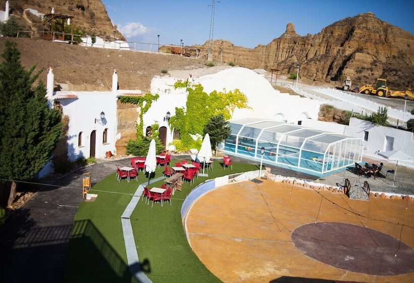 هتل روستایی Cuevas Abuelo Ventura