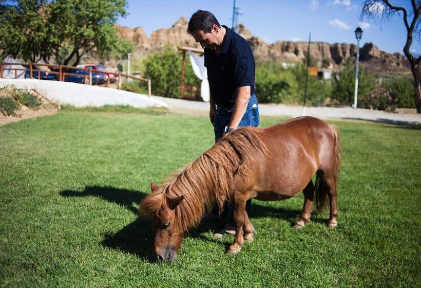 هتل روستایی Cuevas Abuelo Ventura
