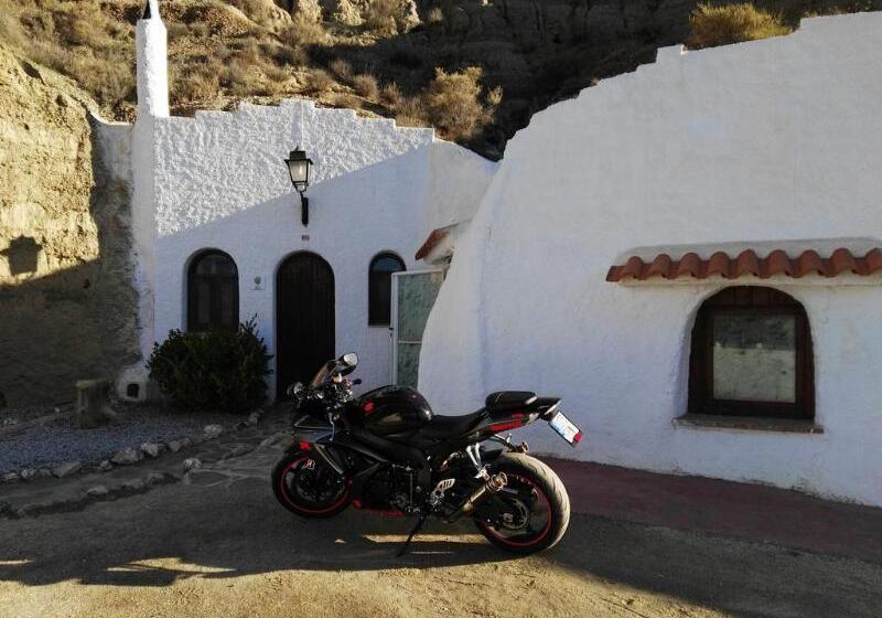 هتل روستایی Cuevas Abuelo Ventura