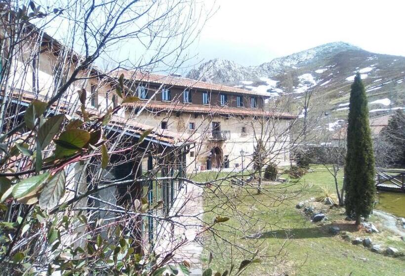 교외 호텔 Posada Fuentes Carrionas