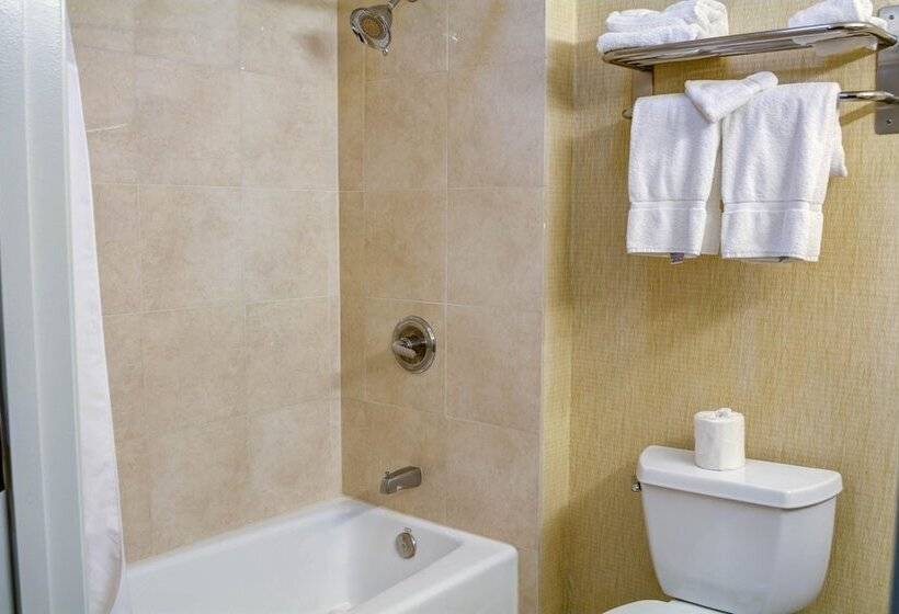 Tilt Hotel Universal Hollywood, Ascend Hotel Collection