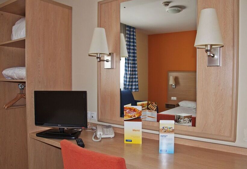 Fotos del hotel Travelodge Barcelona Fira:  7