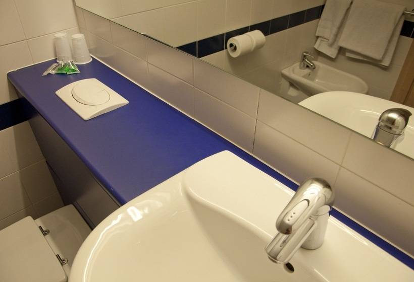 Fotos del hotel Travelodge Barcelona Fira:  14