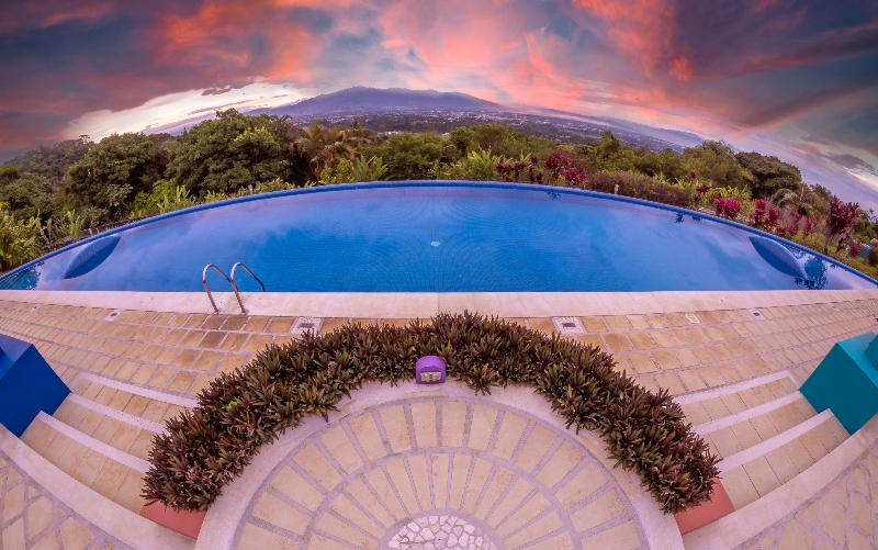 هتل Xandari Resort & Spa