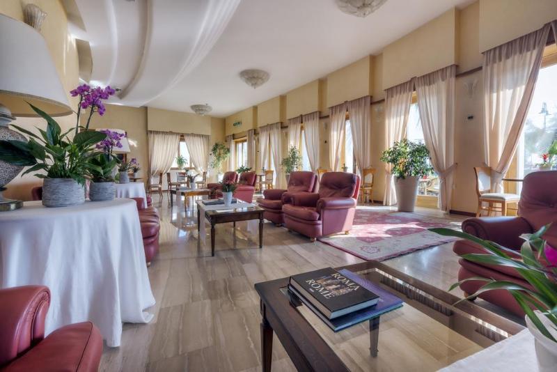 בית מלון כפרי Astura Palace