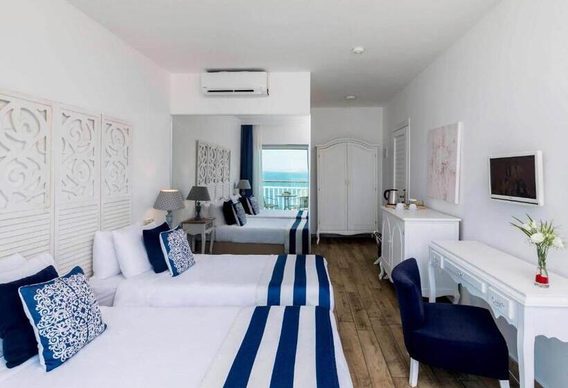 هتل Blue Dreams Resort Bodrum Ultra All Inclusive