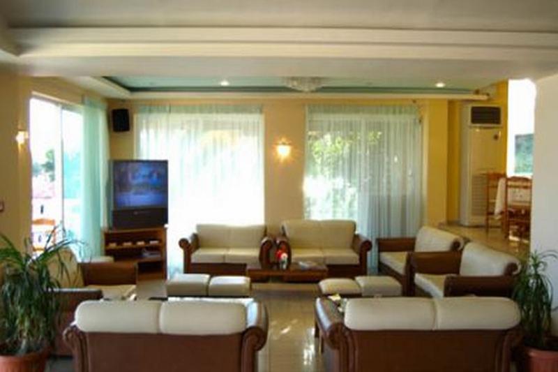 هتل Commodore Complex